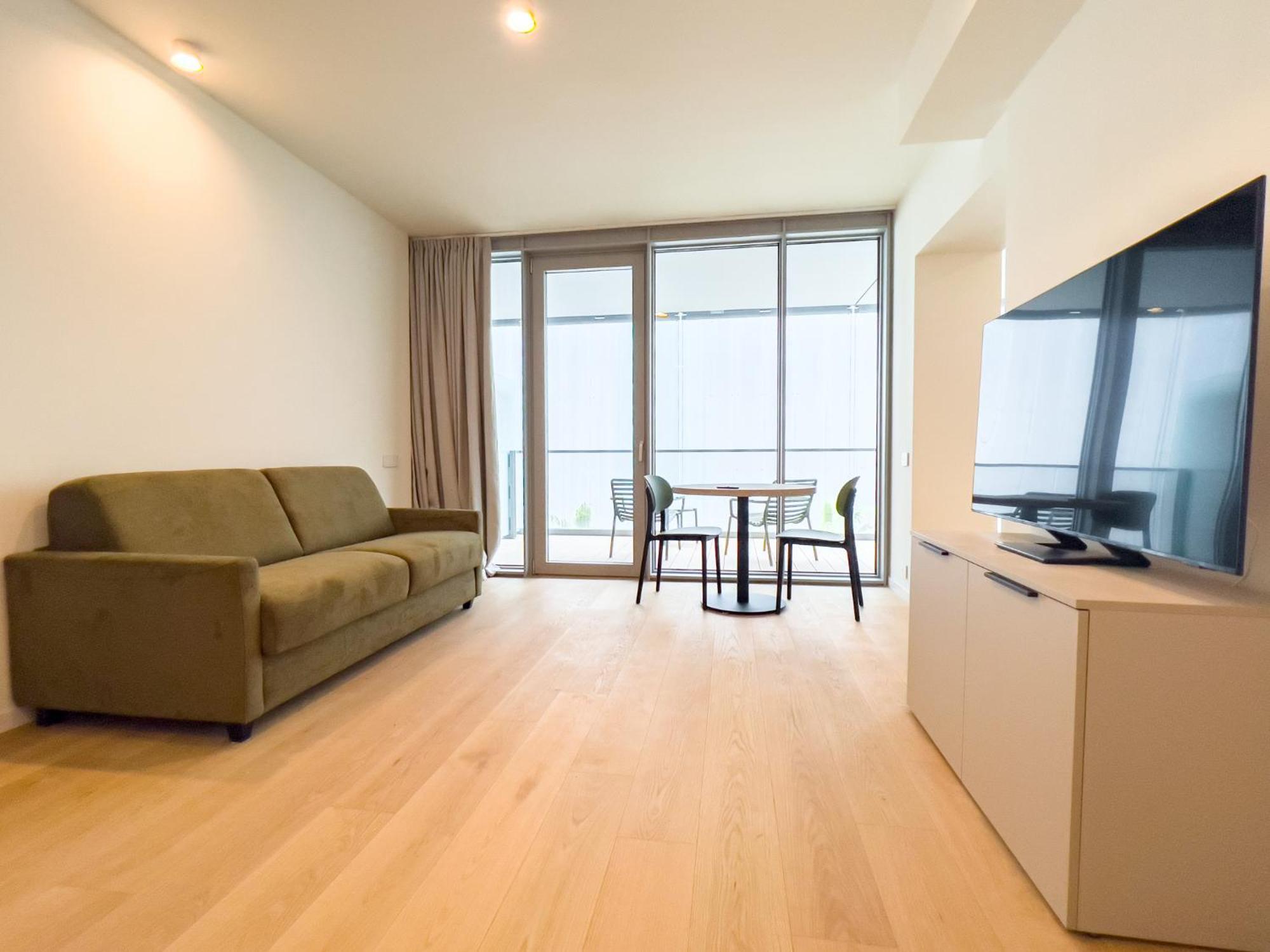 Waterfront 2 *